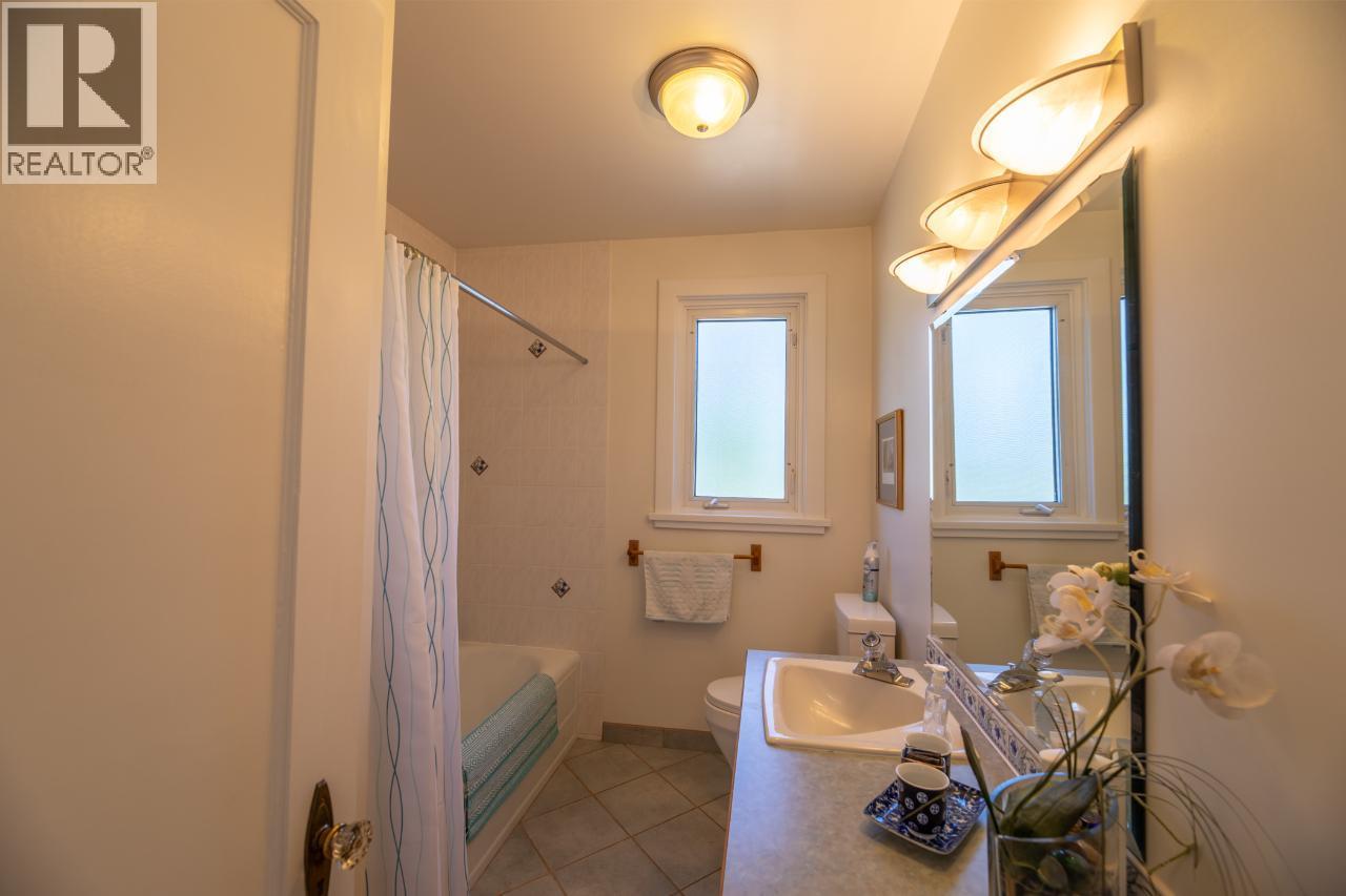 4910 GARTRELL Road, Summerland