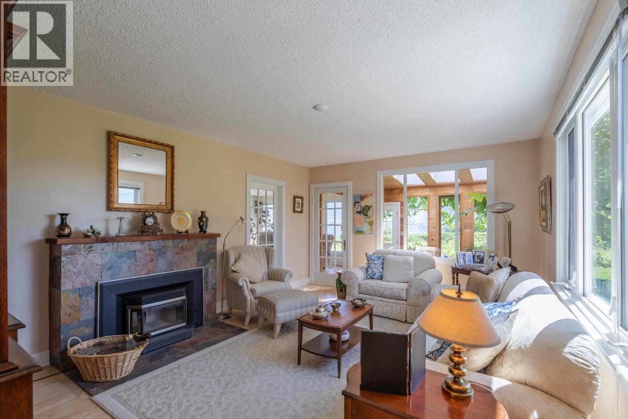 4910 GARTRELL Road, Summerland