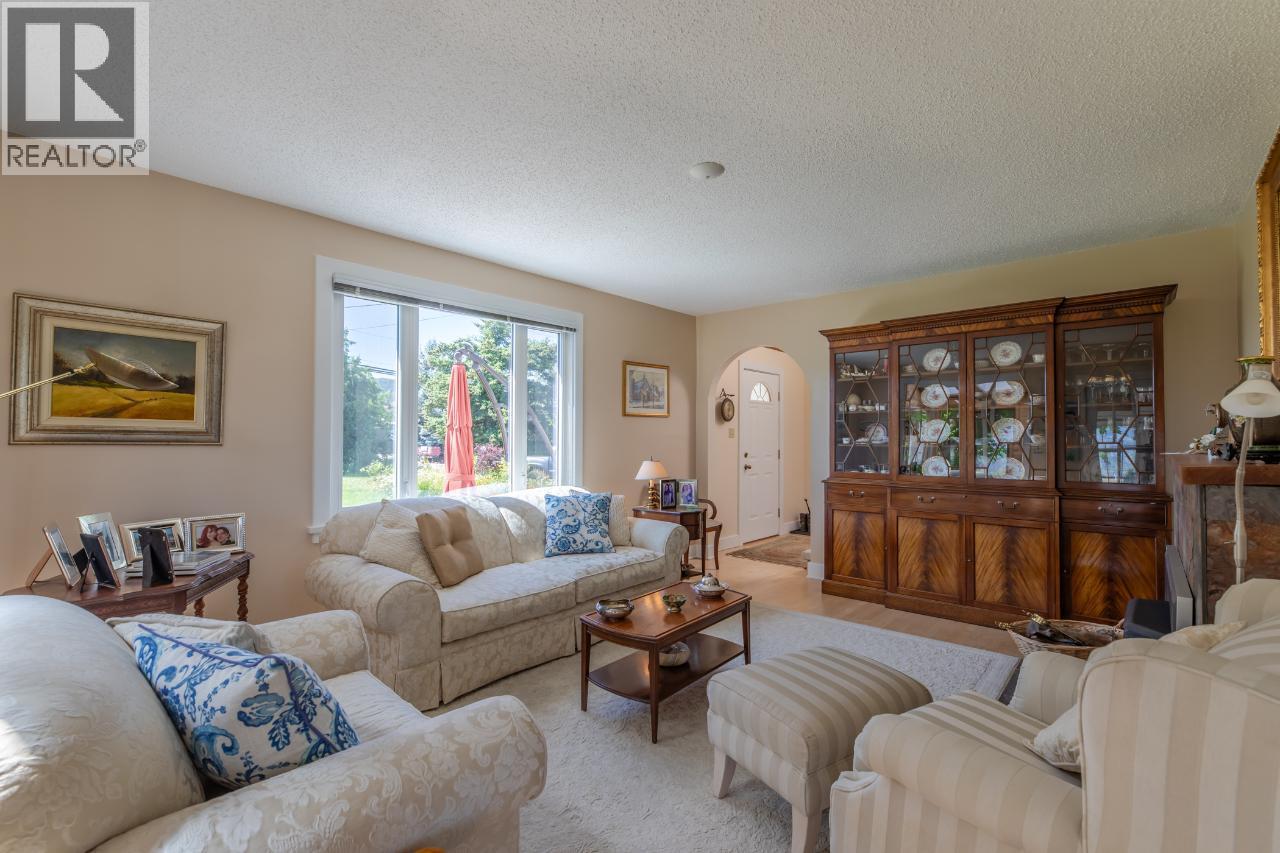 4910 GARTRELL Road, Summerland