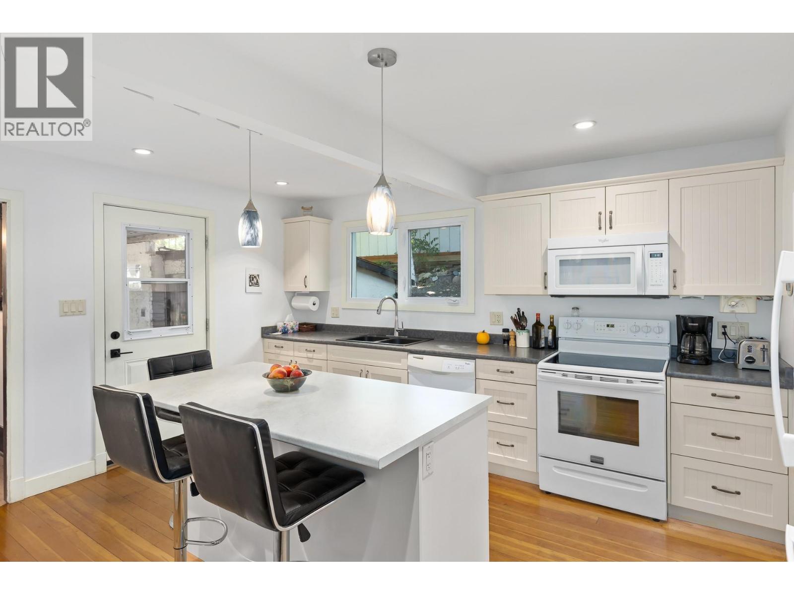 5109 CALDWELL Street, Summerland