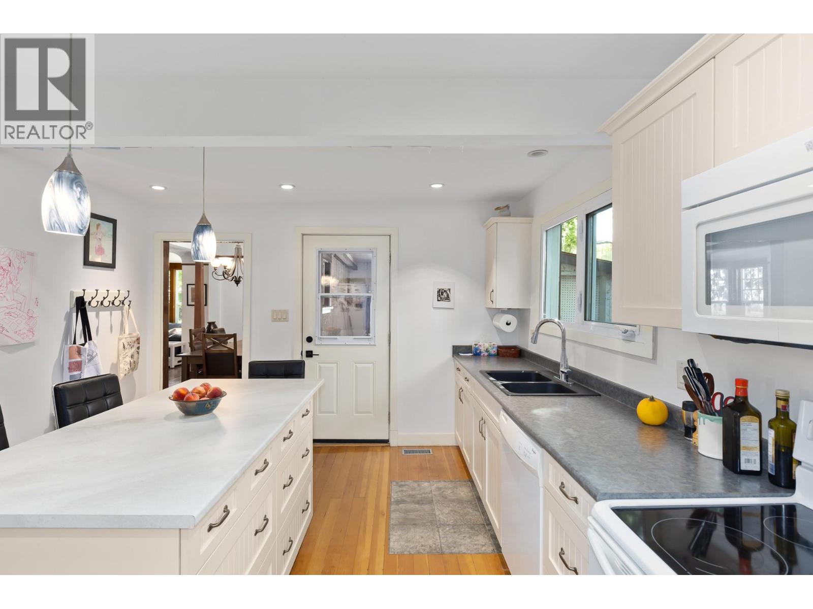 5109 CALDWELL Street, Summerland