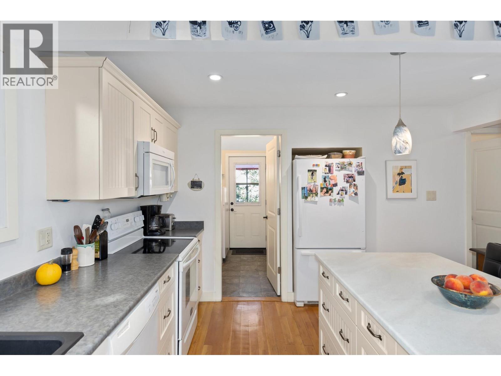 5109 CALDWELL Street, Summerland