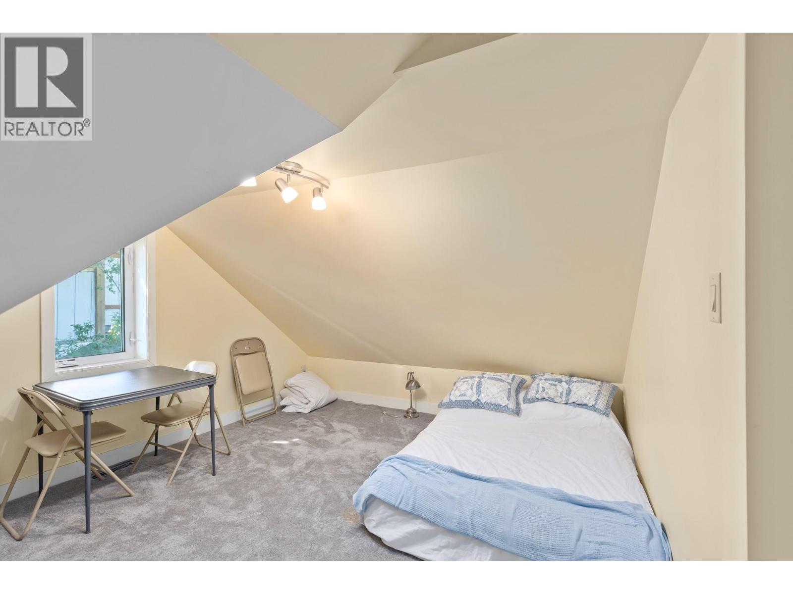 5109 CALDWELL Street, Summerland