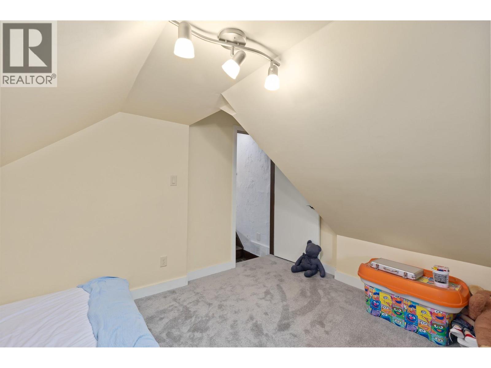 5109 CALDWELL Street, Summerland