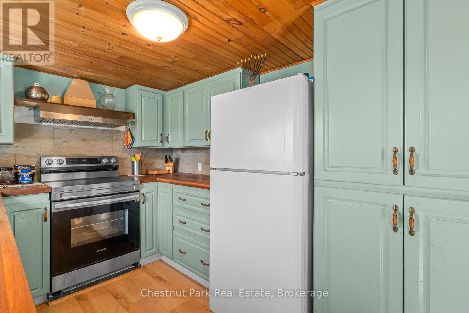 1190 HEKKLA ROAD - 16