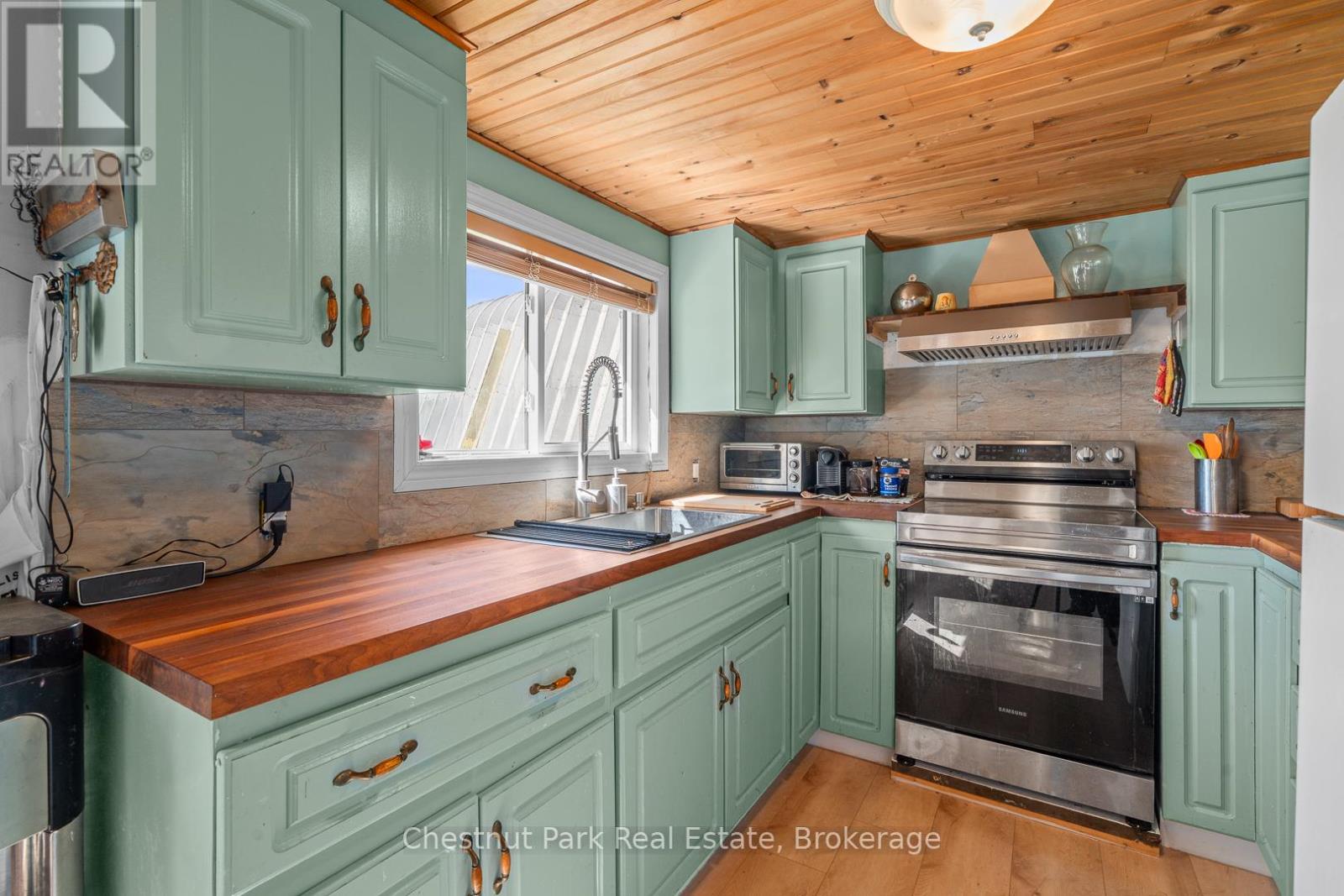 1190 HEKKLA ROAD - 17