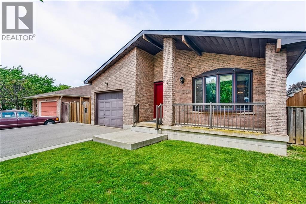 9 VALANNA Court - Photo 2 of 40, Hamilton, Ontario