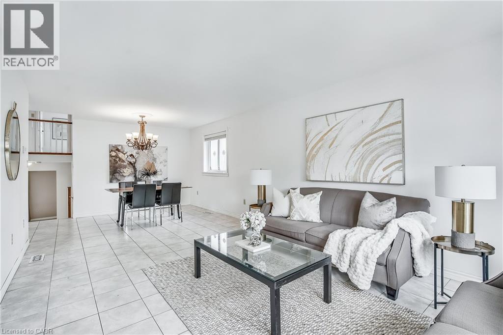 9 VALANNA Court - Photo 5 of 40, Hamilton, Ontario