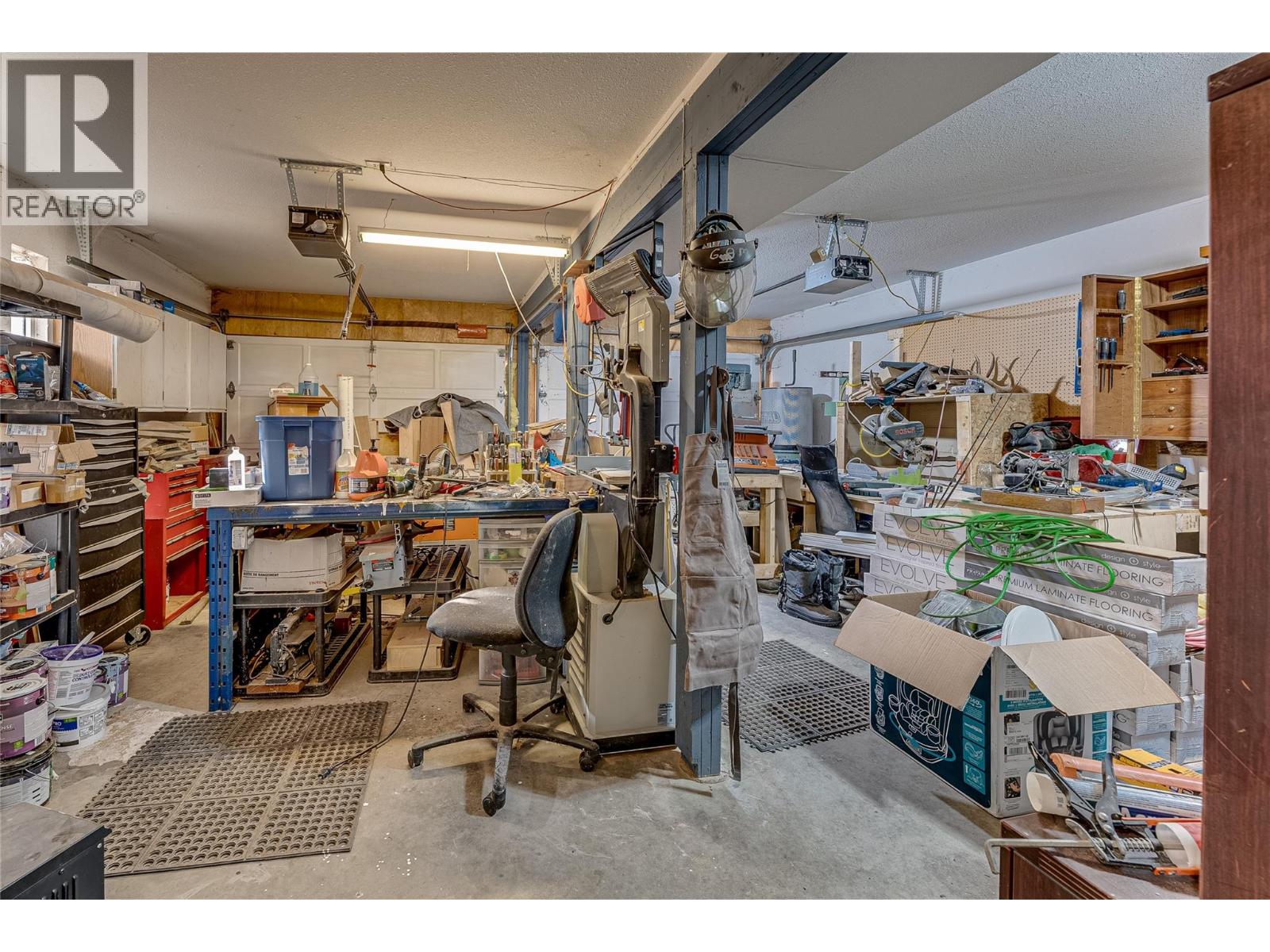 5876 Westwynd Drive, Falkland