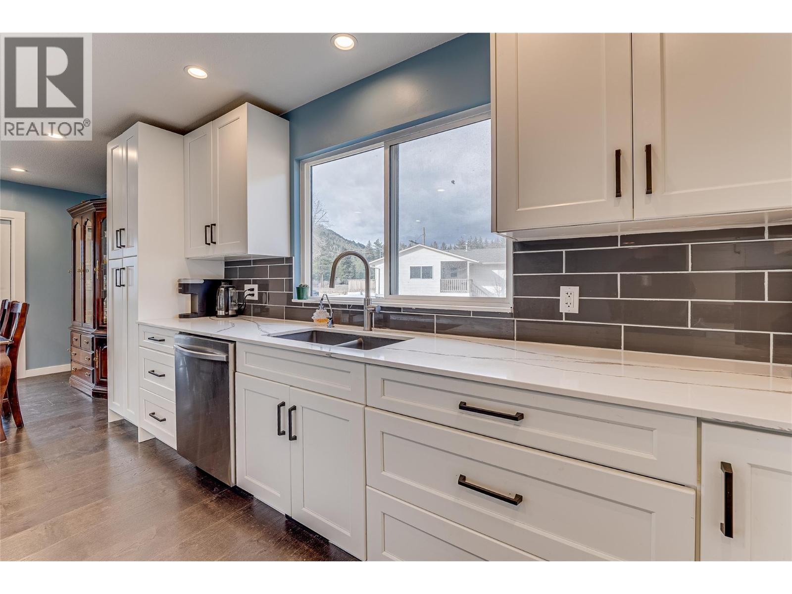 5876 Westwynd Drive, Falkland