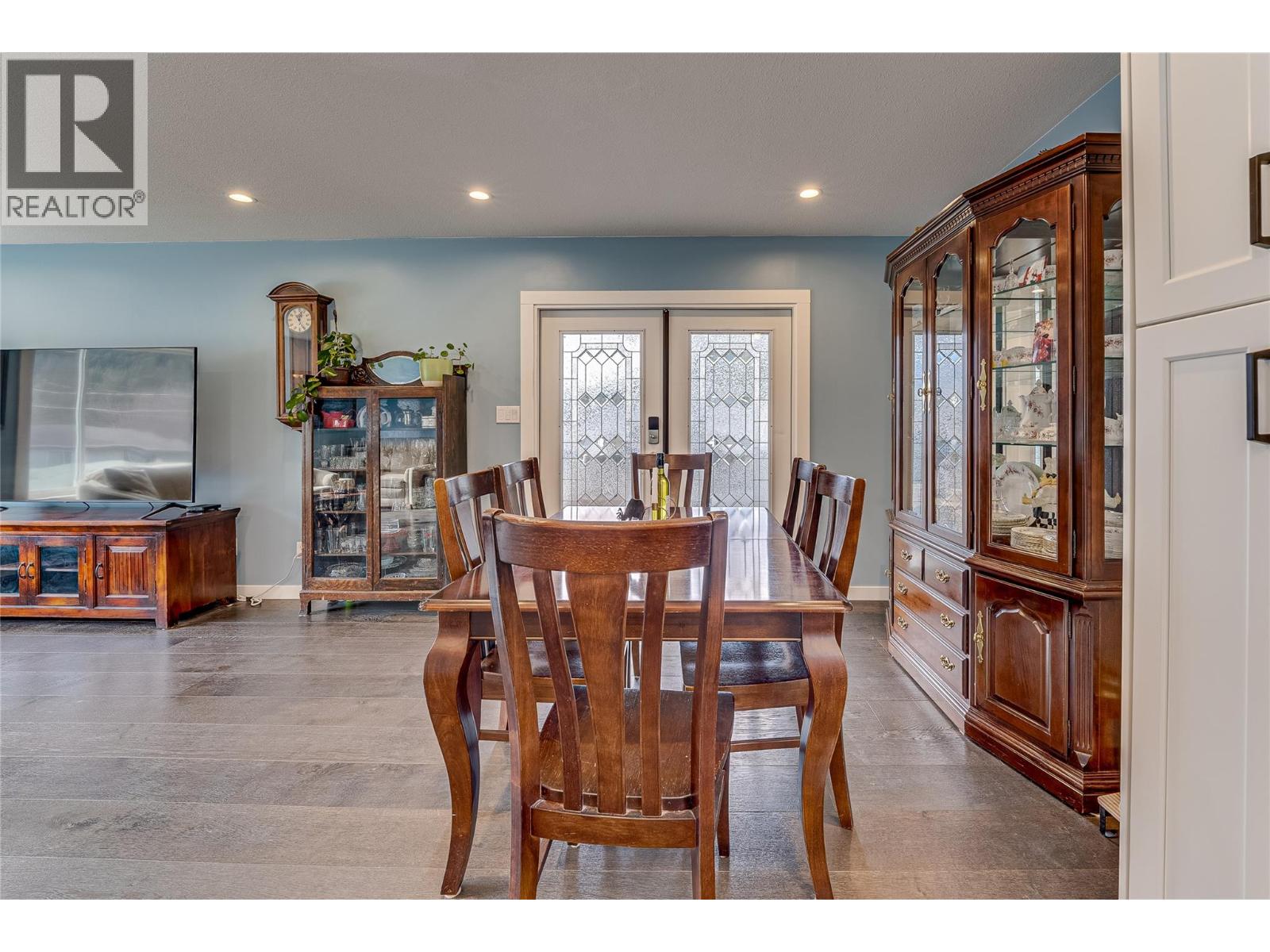 5876 Westwynd Drive, Falkland