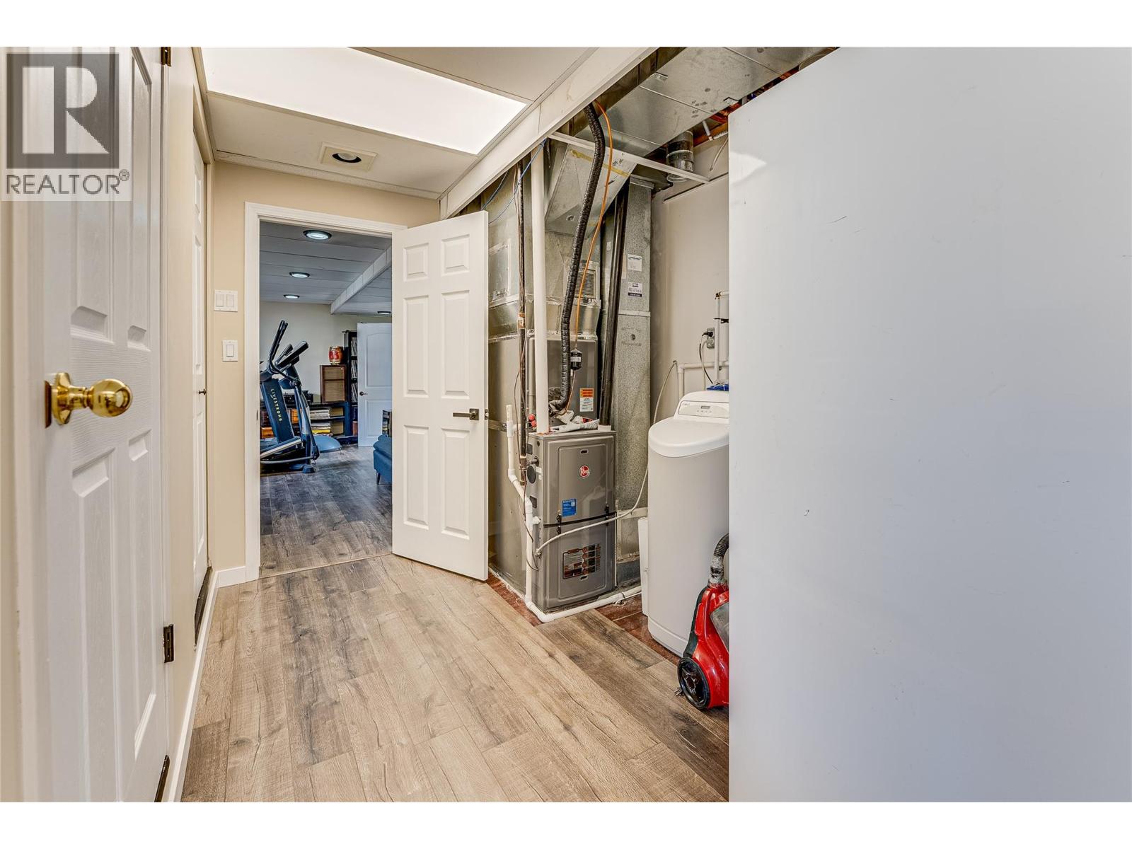 5876 Westwynd Drive, Falkland