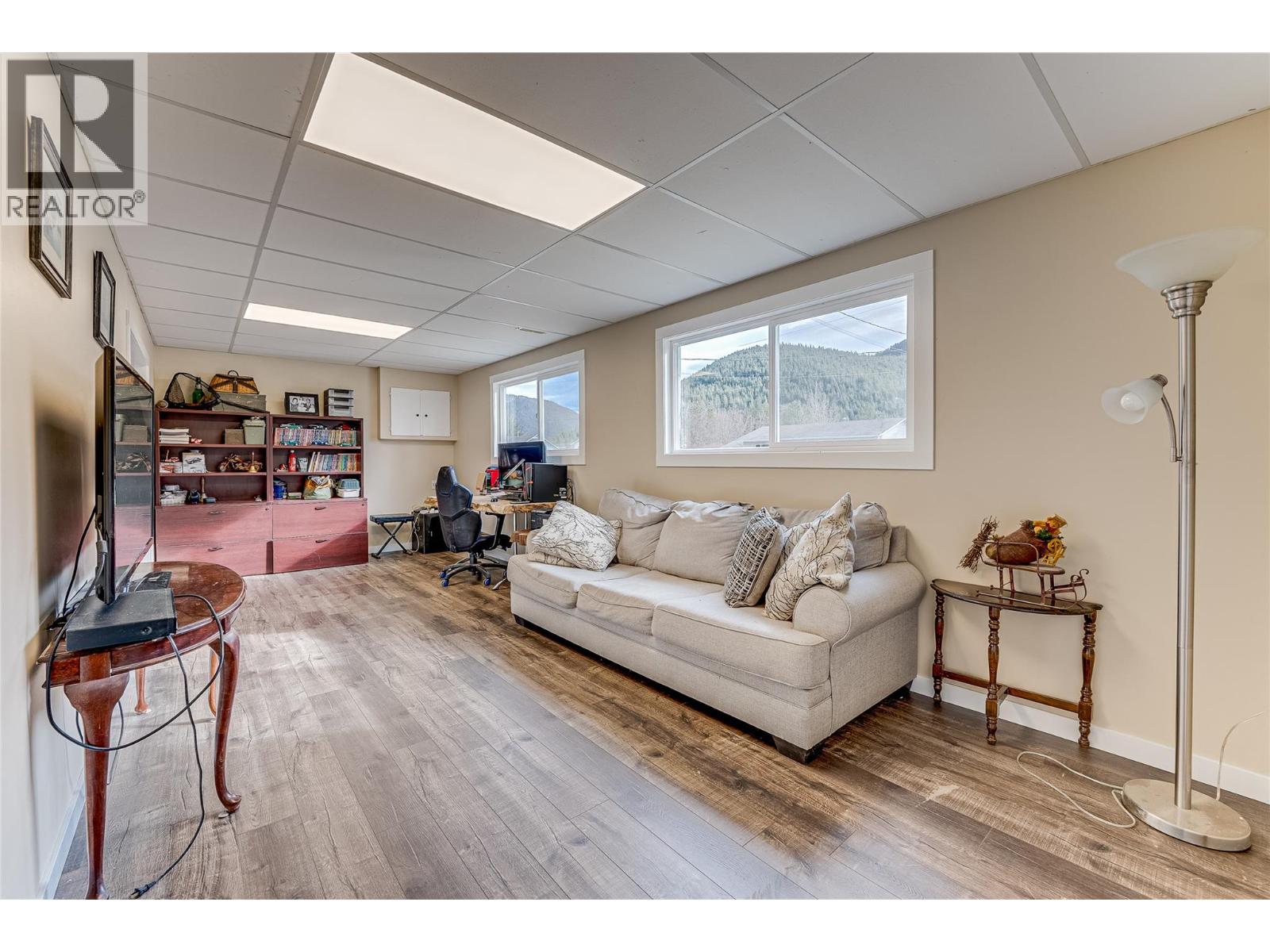 5876 Westwynd Drive, Falkland