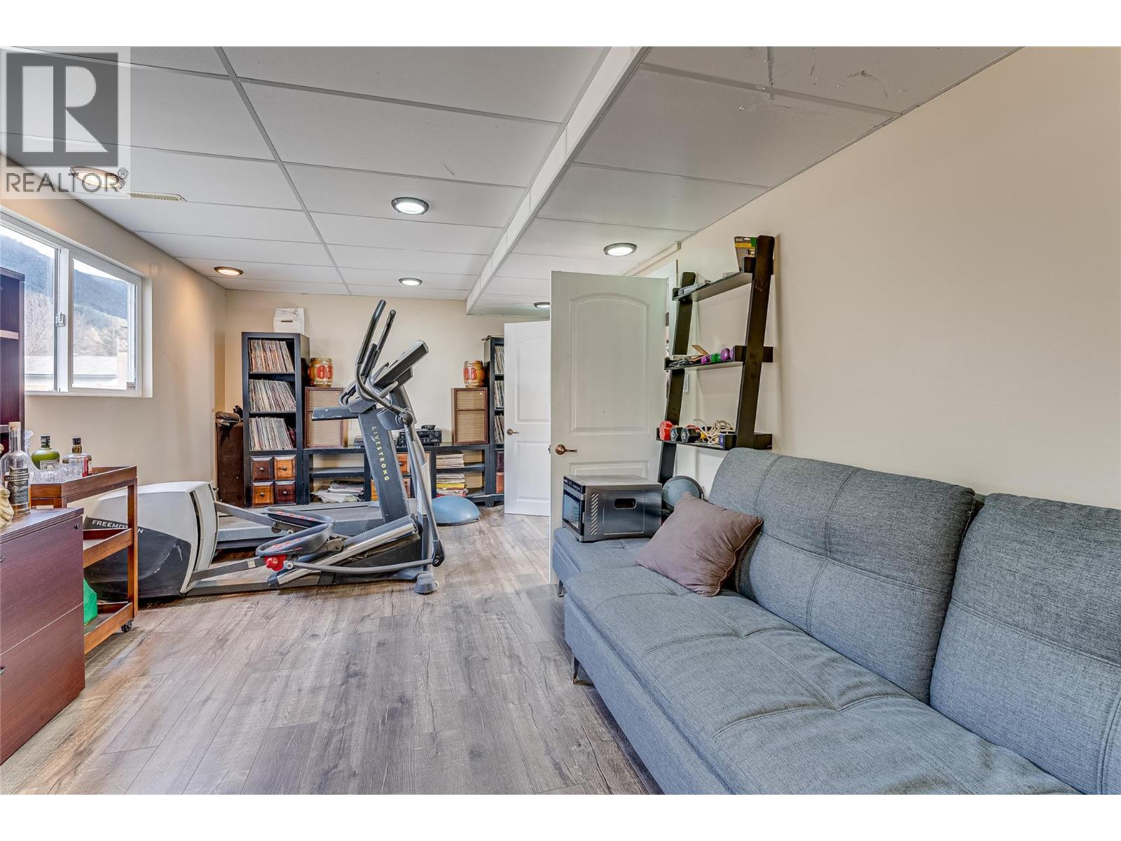 5876 Westwynd Drive, Falkland