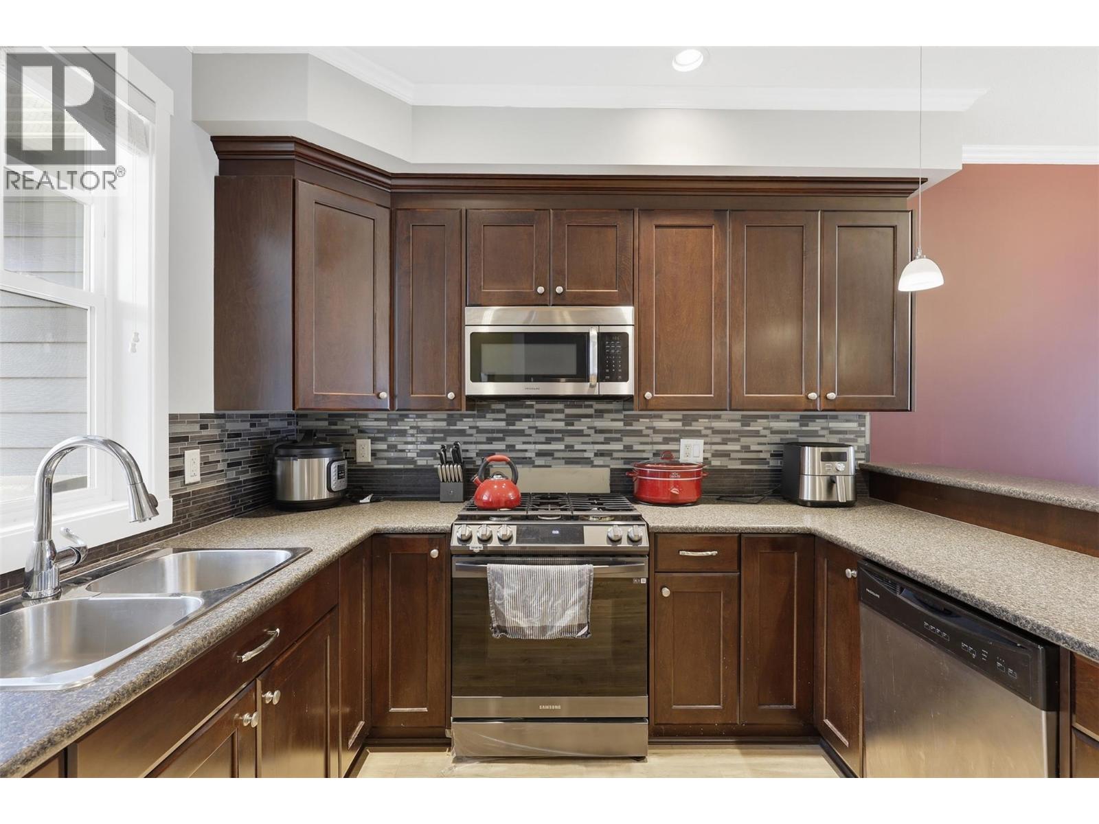 2860 Valleyview Drive Drive Unit# 44, Kamloops