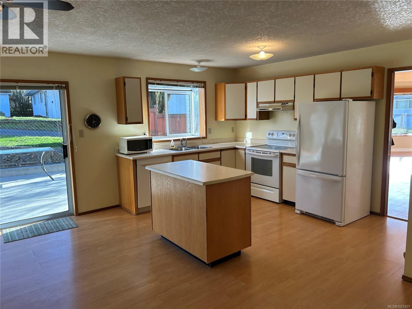  4225 Quadra Street, Saanich