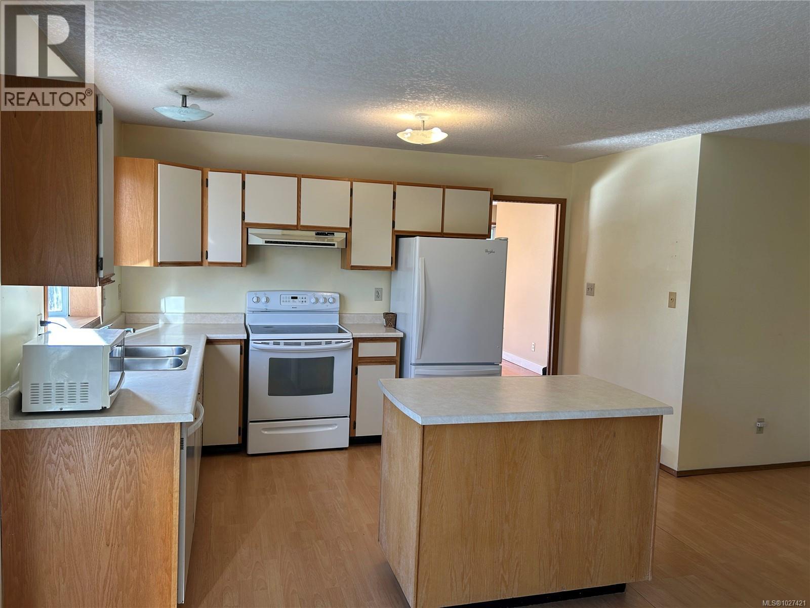  4225 Quadra Street, Saanich