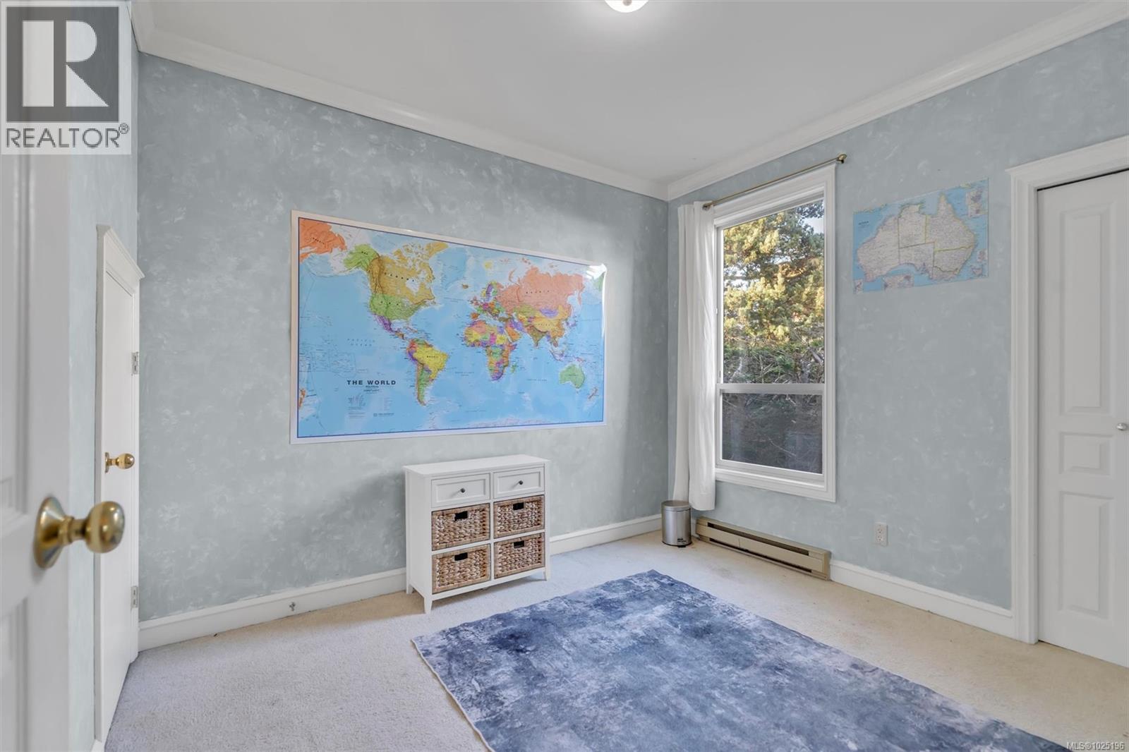 A 142 St. Lawrence Street, Victoria