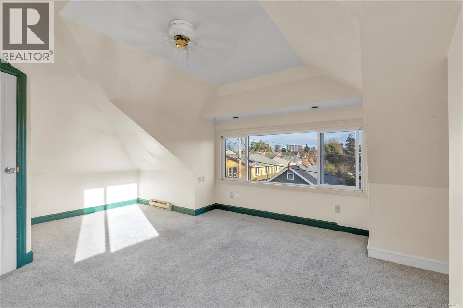 A 142 St. Lawrence Street, Victoria