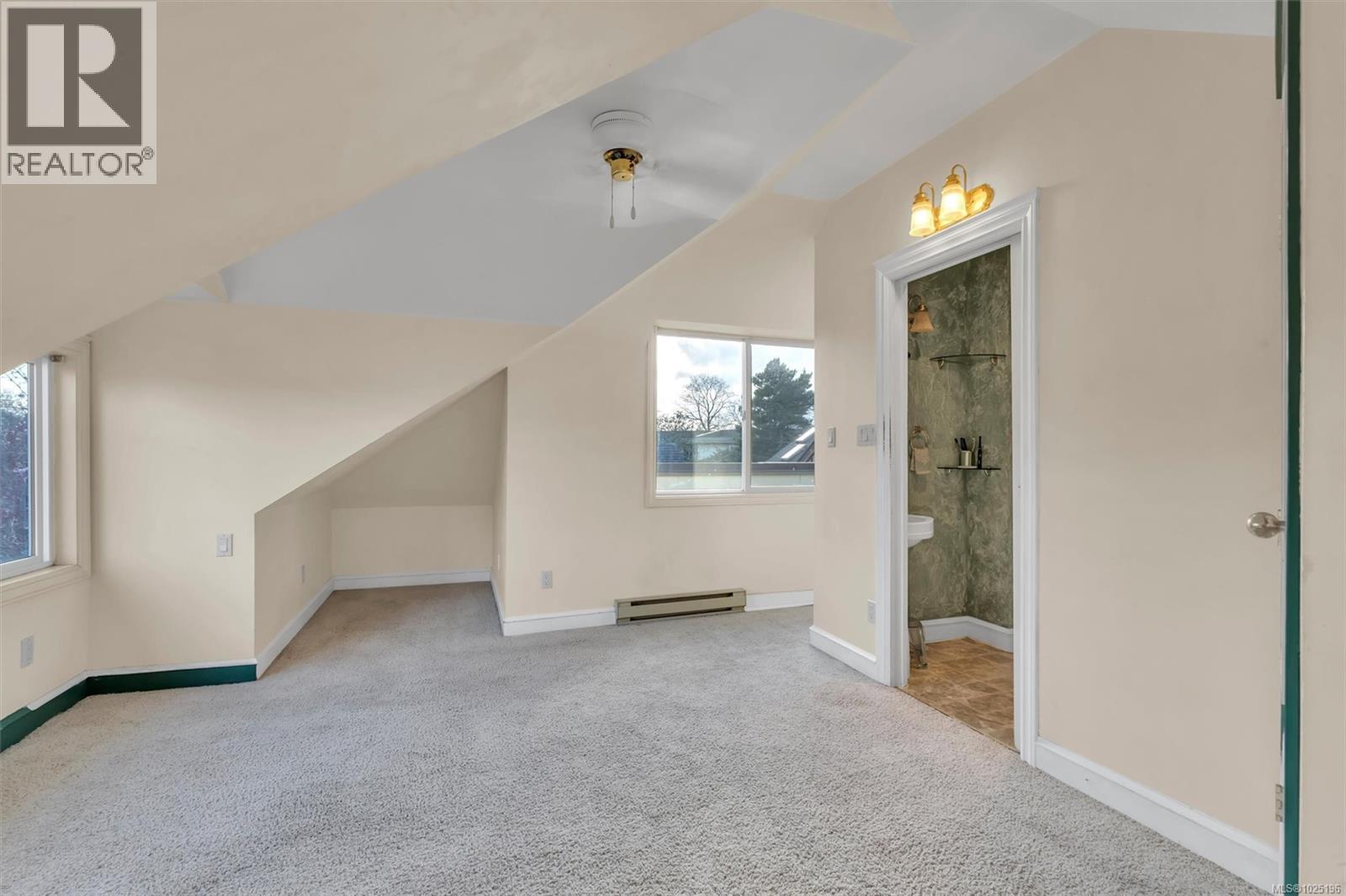 A 142 St. Lawrence Street, Victoria