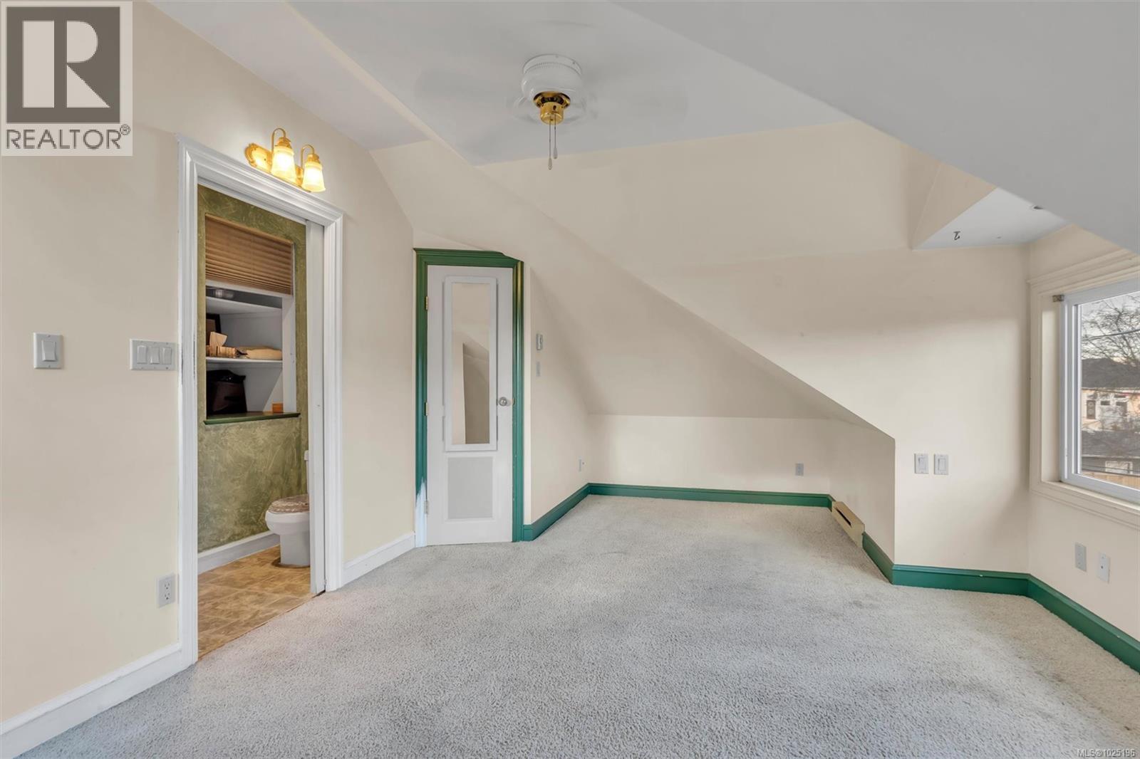 A 142 St. Lawrence Street, Victoria