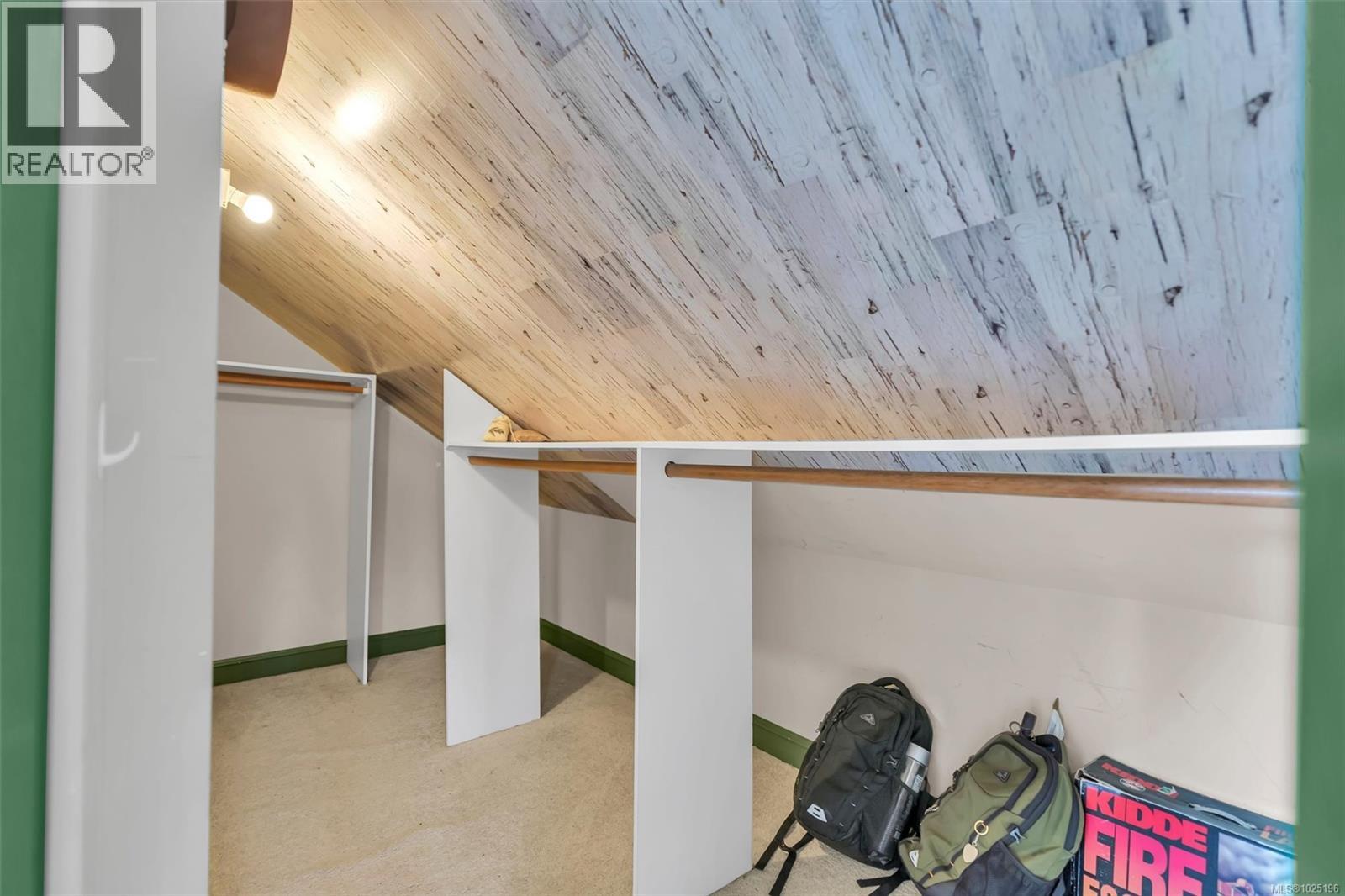 A 142 St. Lawrence Street, Victoria