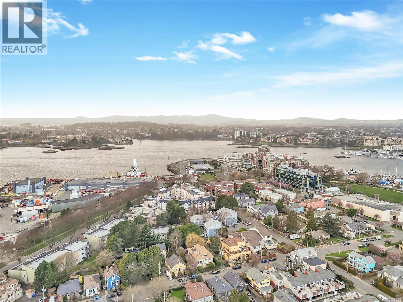 A 142 St. Lawrence Street, Victoria