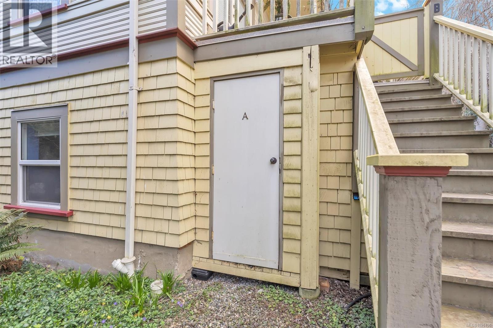 A 142 St. Lawrence Street, Victoria