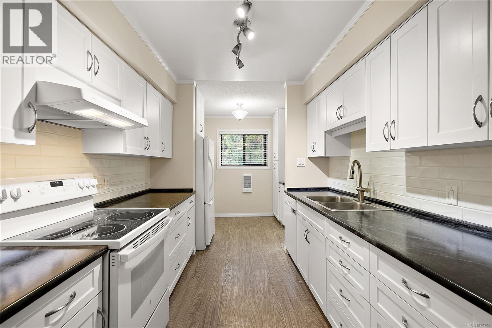 #13 897 ADMIRALS RD - 8