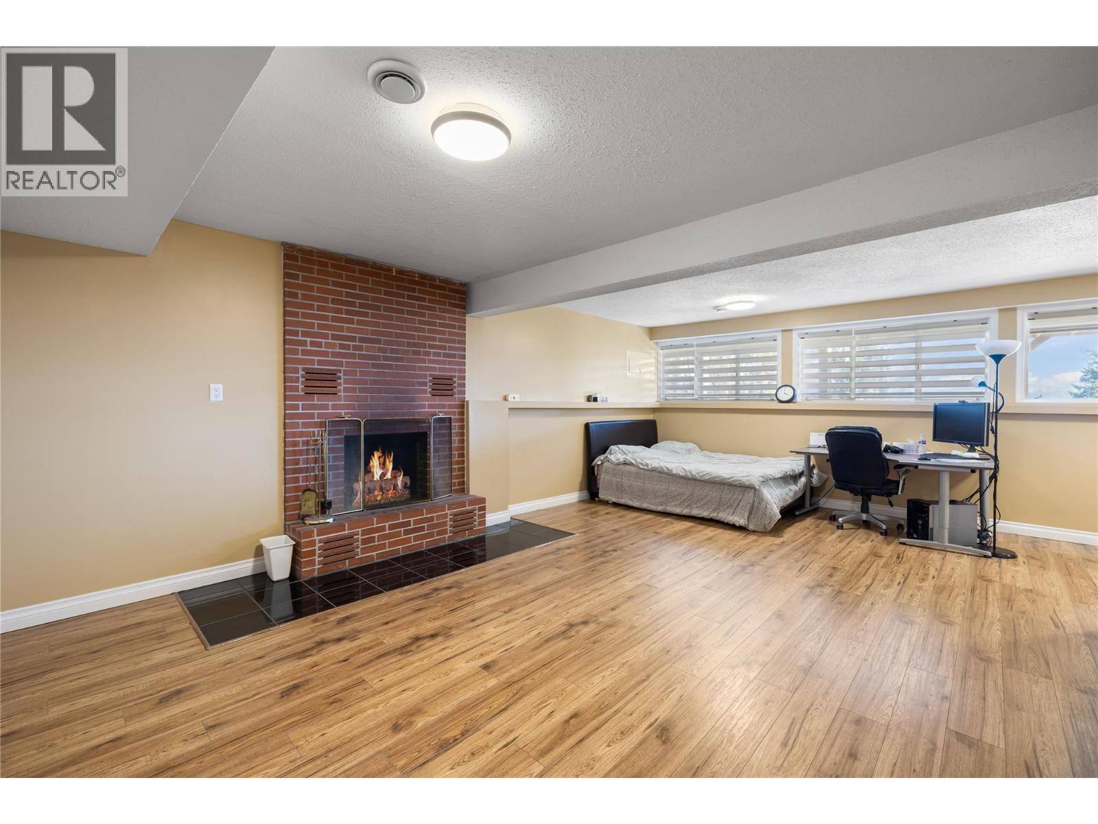 2424 CRAWFORD Street - 34