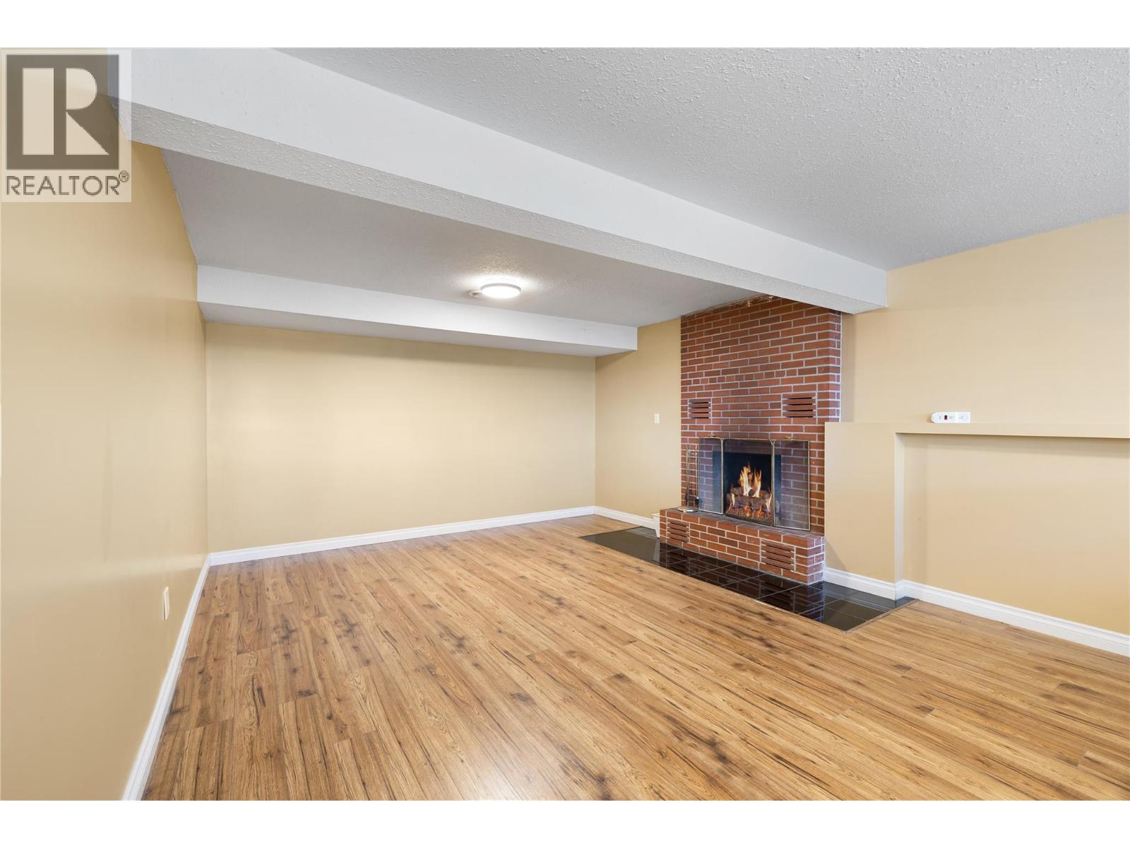 2424 CRAWFORD Street - 35