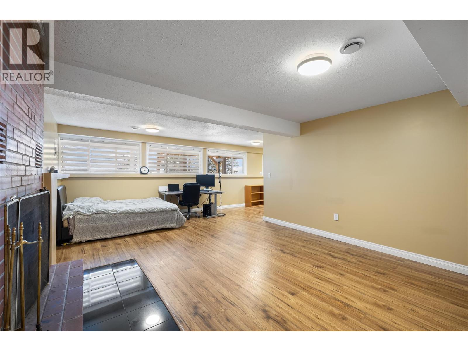2424 CRAWFORD Street - 33