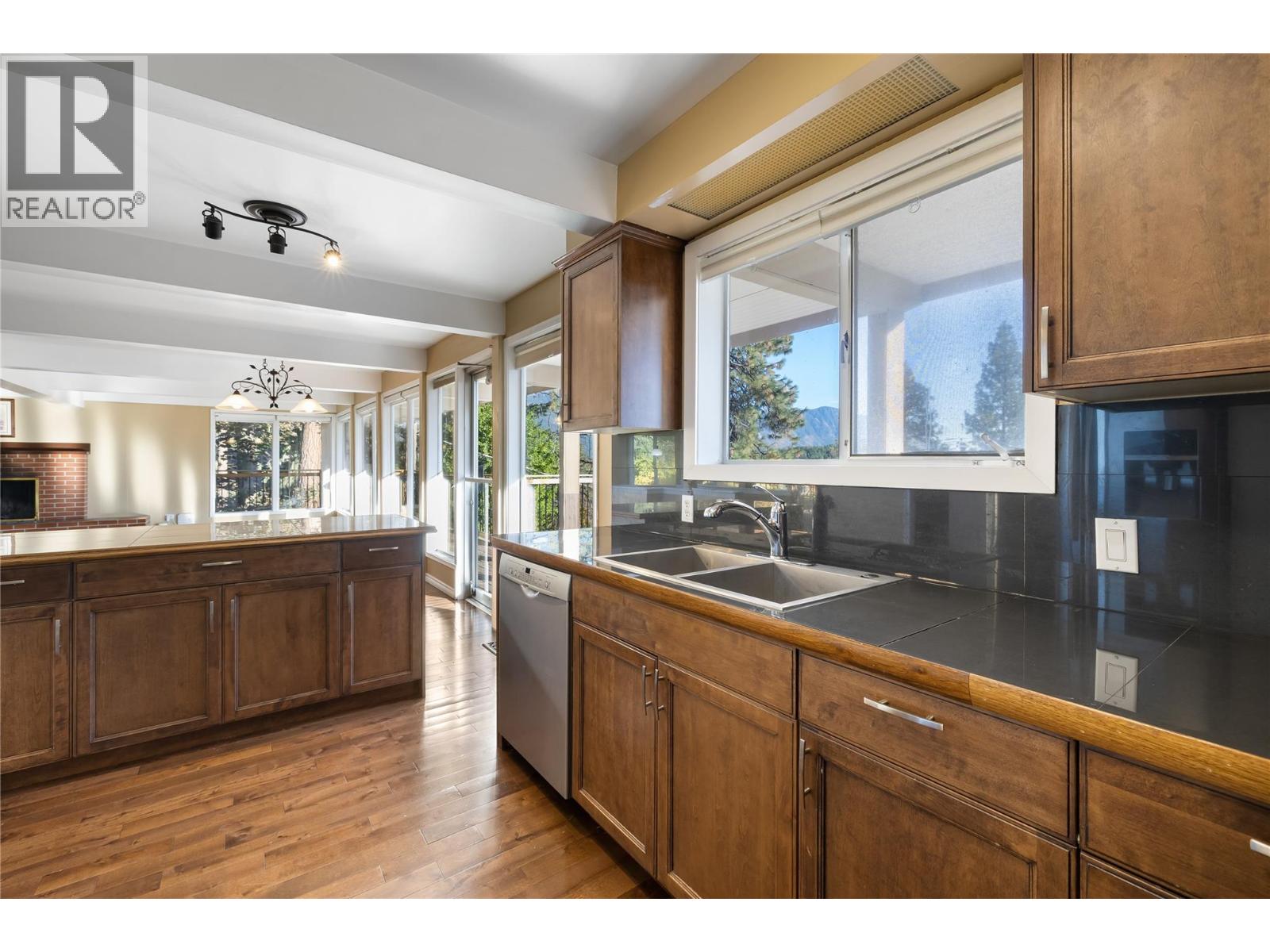 2424 CRAWFORD Street - 14