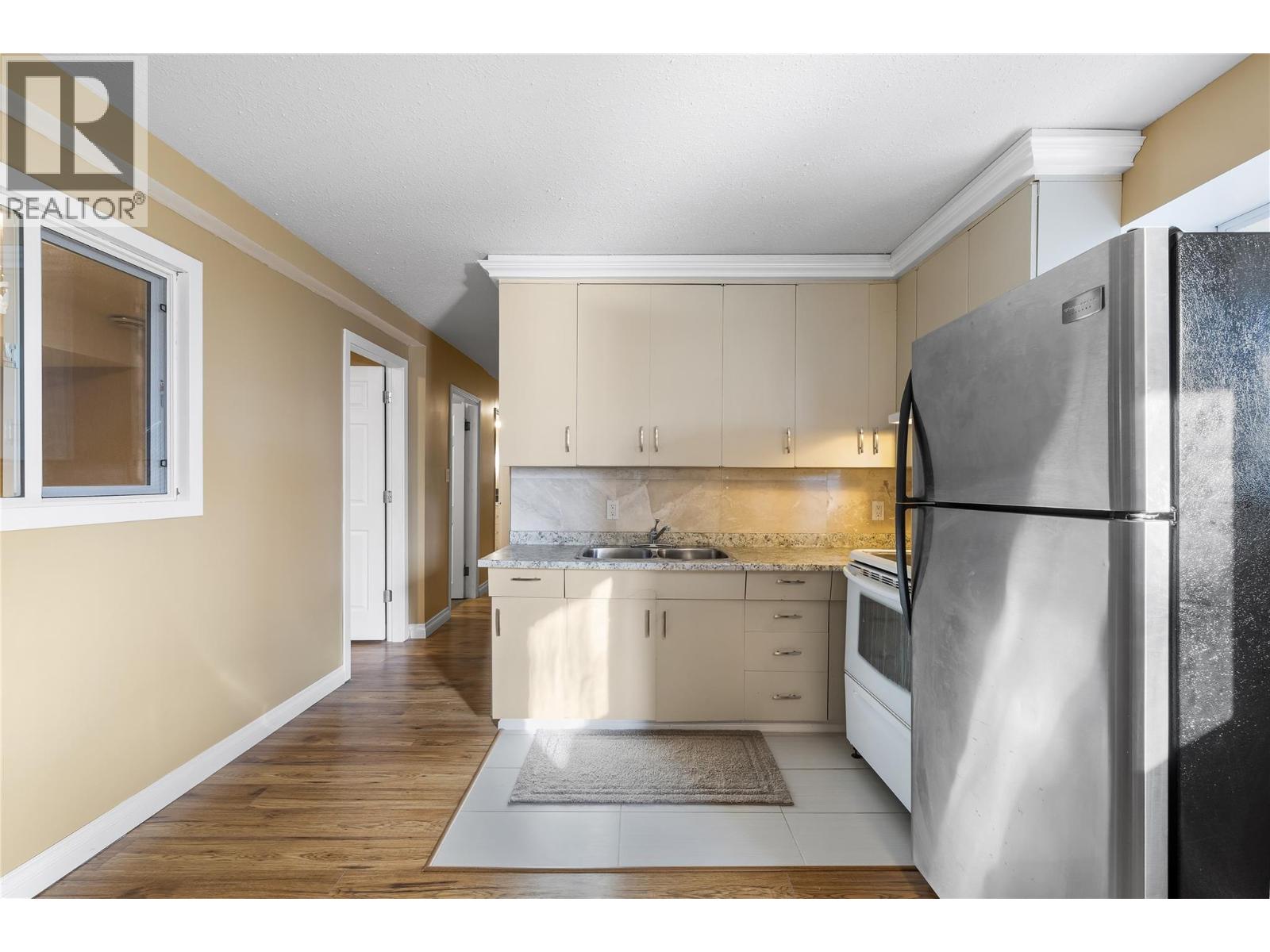 2424 CRAWFORD Street - 44