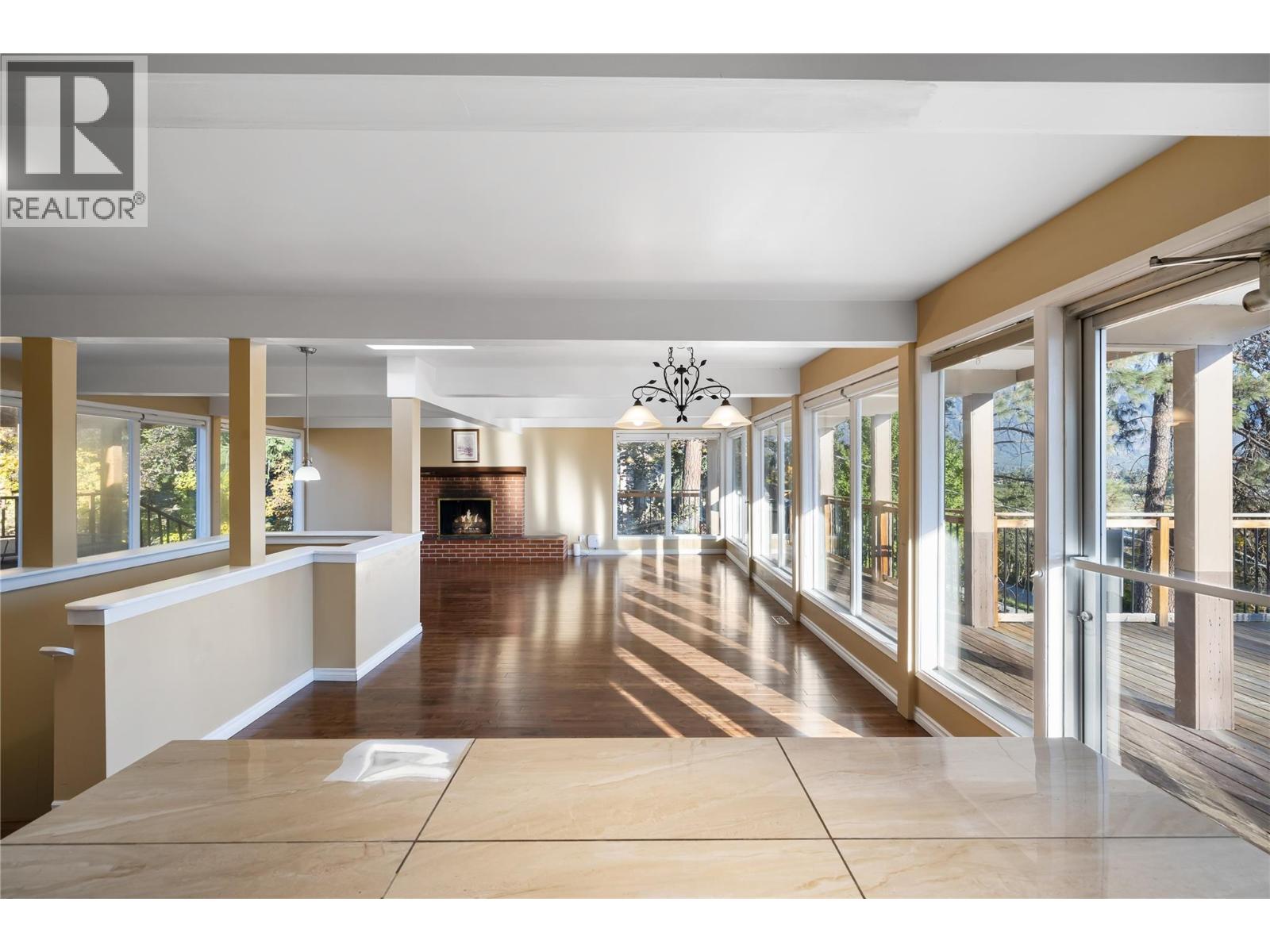2424 CRAWFORD Street - 12