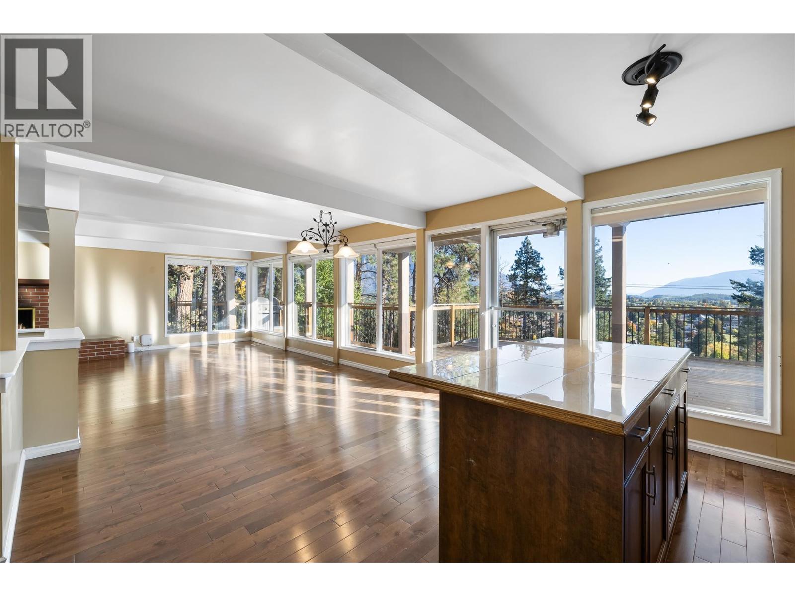 2424 CRAWFORD Street - 18