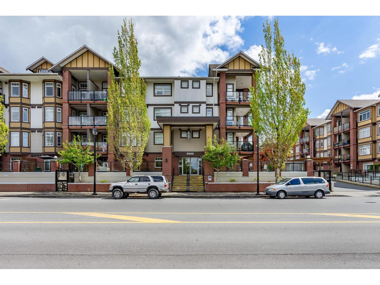 332 5660 201A STREET - Photo 2 of 35, Langley, British Columbia