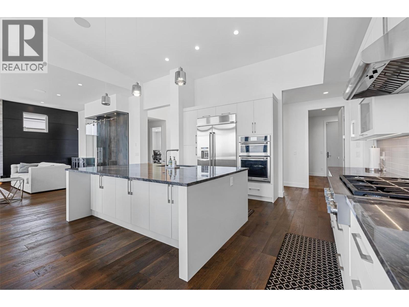  5576 Upper Mission Drive, Kelowna