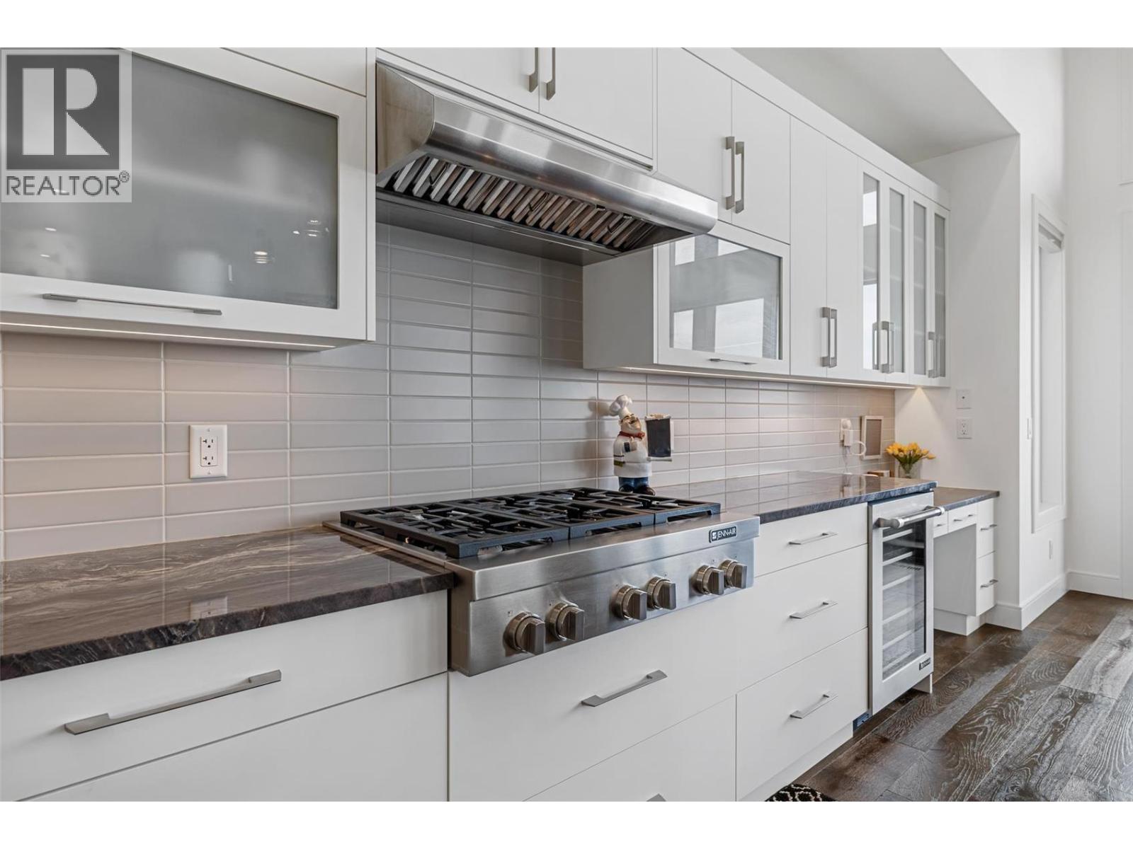  5576 Upper Mission Drive, Kelowna