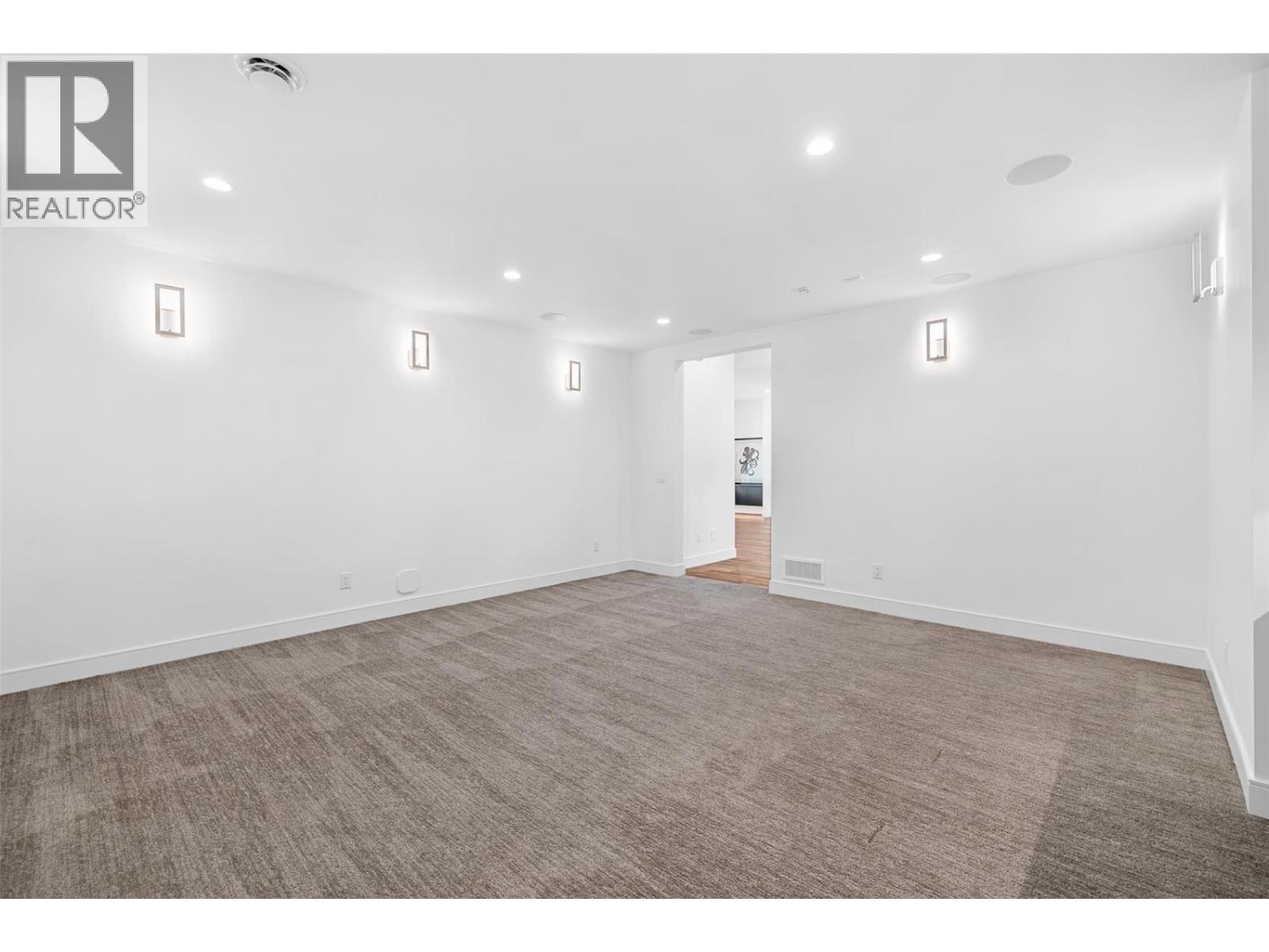  5576 Upper Mission Drive, Kelowna