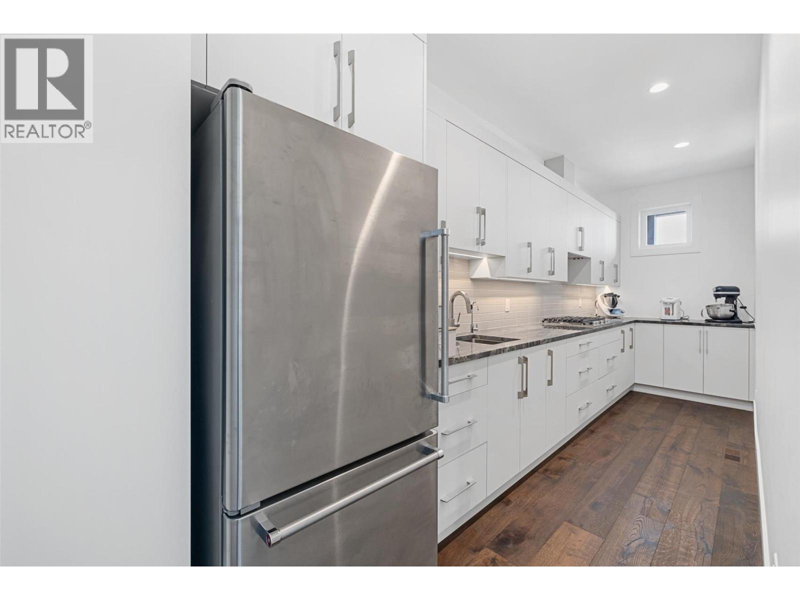 5576 Upper Mission Drive - 25