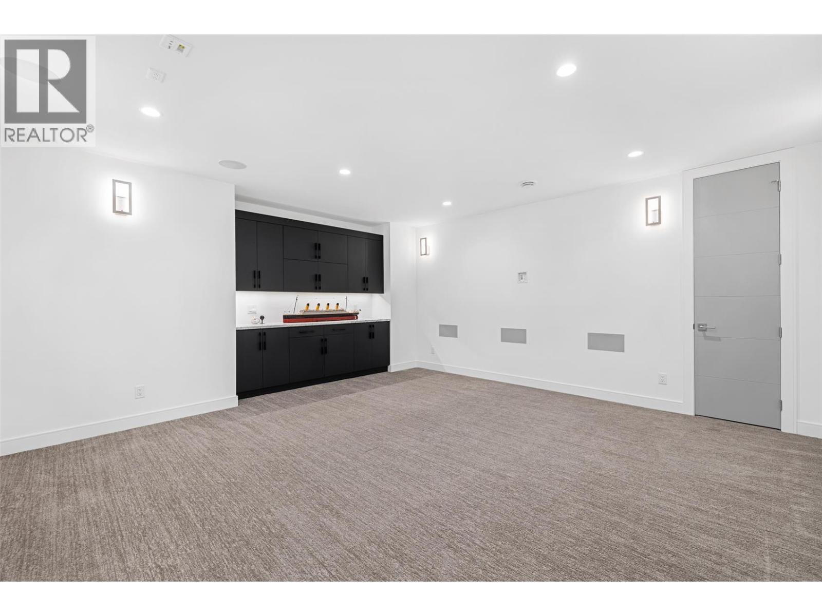  5576 Upper Mission Drive, Kelowna