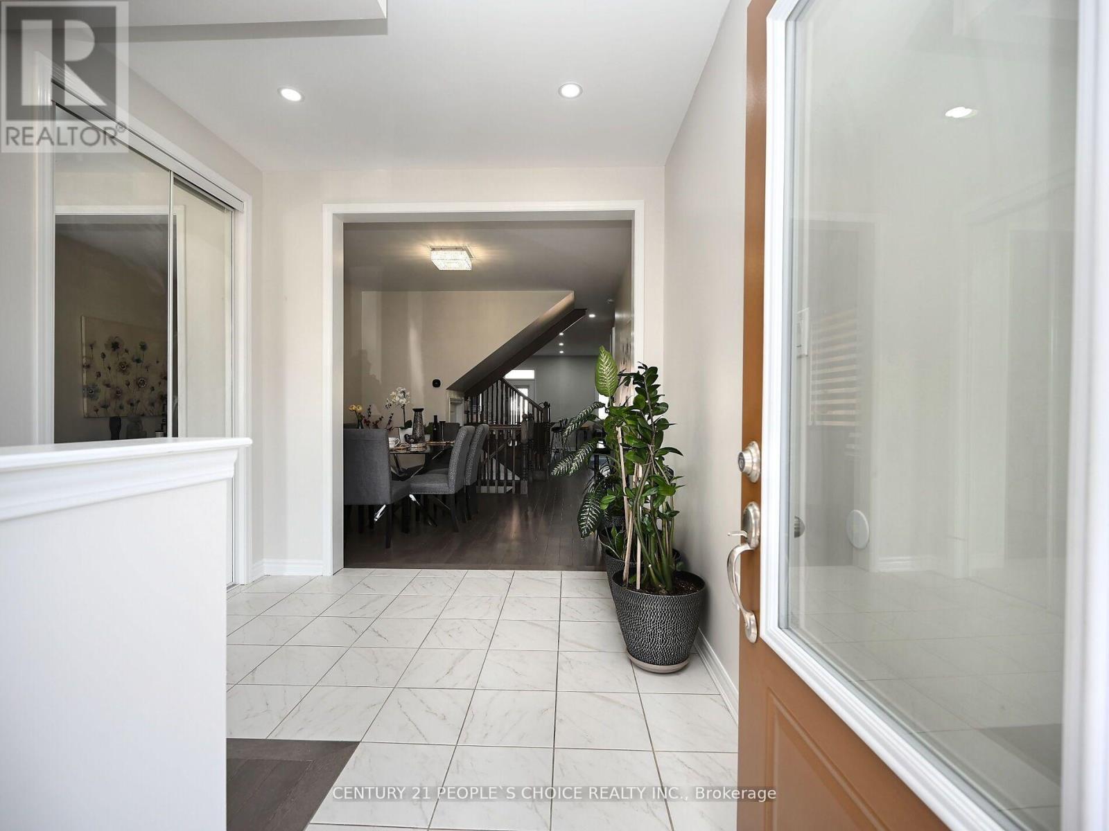 34 CYCLONE TRAIL - Photo 3 of 28, Brampton (Northwest Brampton), Ontario