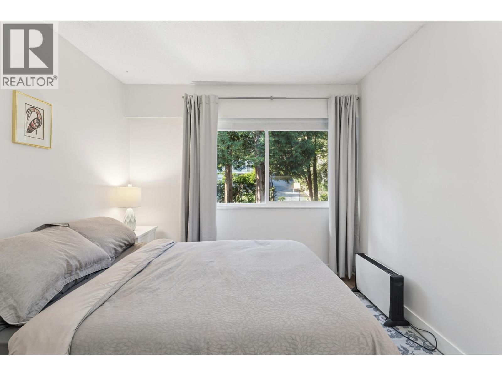 2060 DEEP COVE CRESCENT, North Vancouver