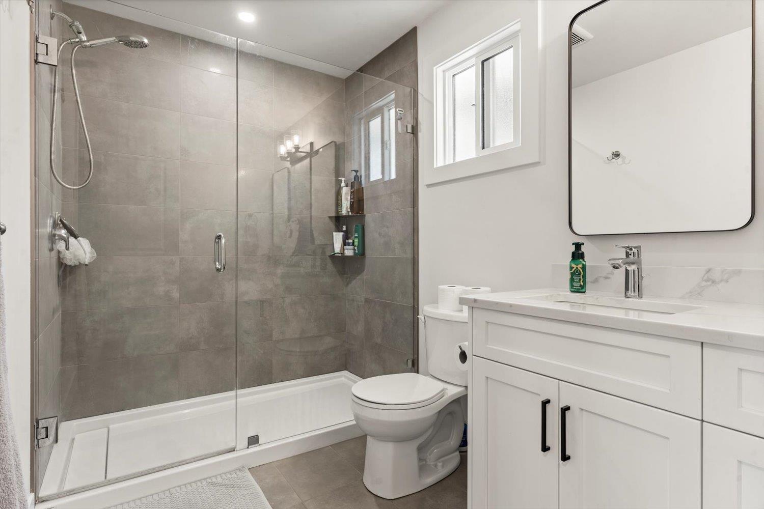 540 NAISMITH AVENUE, Harrison Hot Springs, Harrison Hot Springs