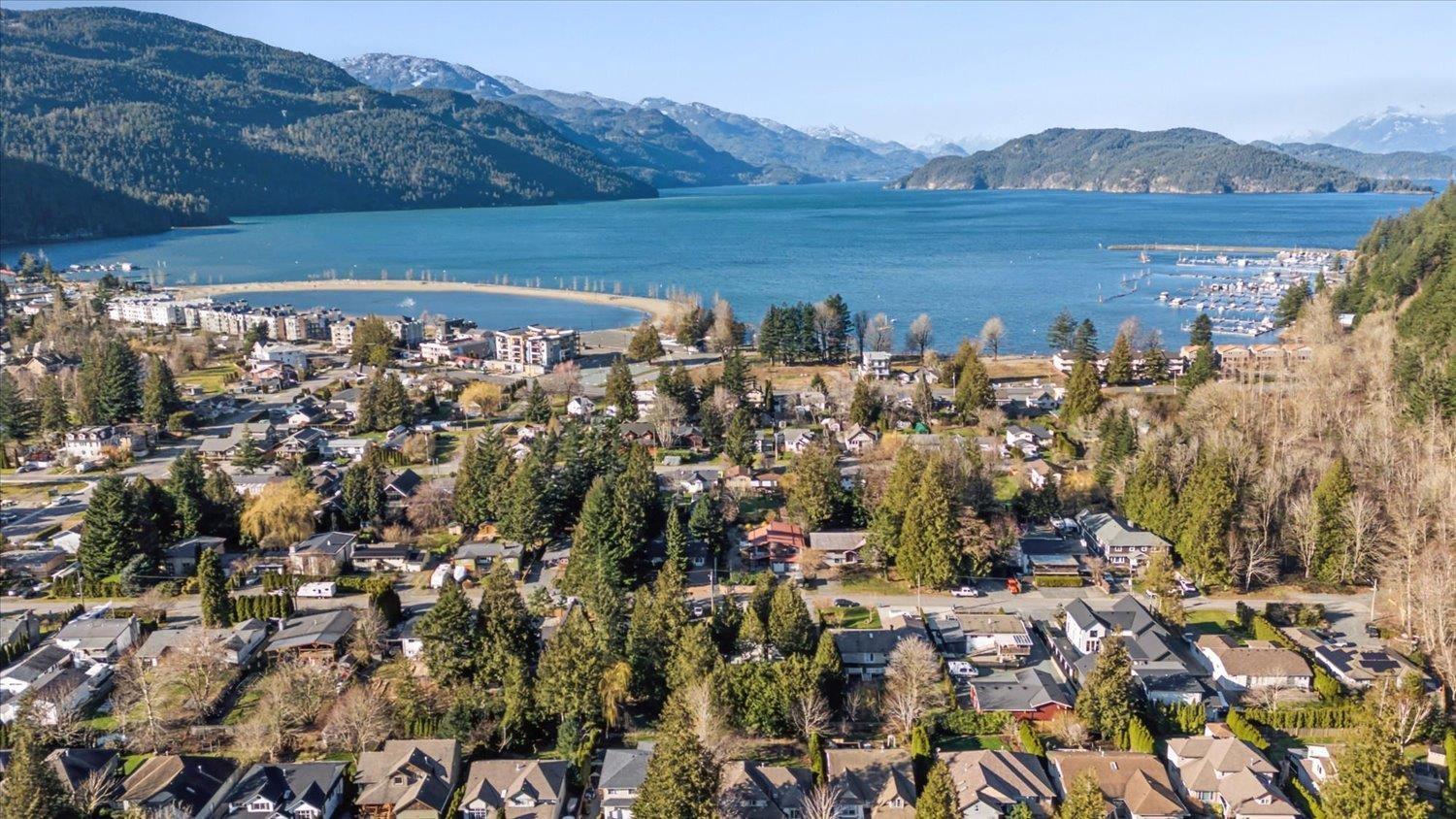 540 NAISMITH AVENUE, Harrison Hot Springs, Harrison Hot Springs