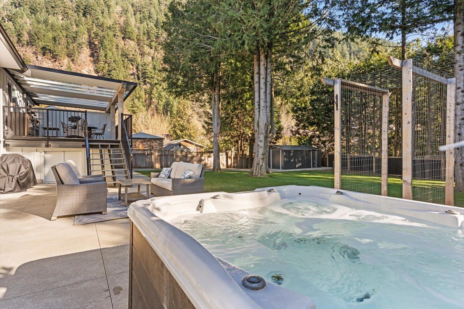 540 NAISMITH AVENUE, Harrison Hot Springs, Harrison Hot Springs