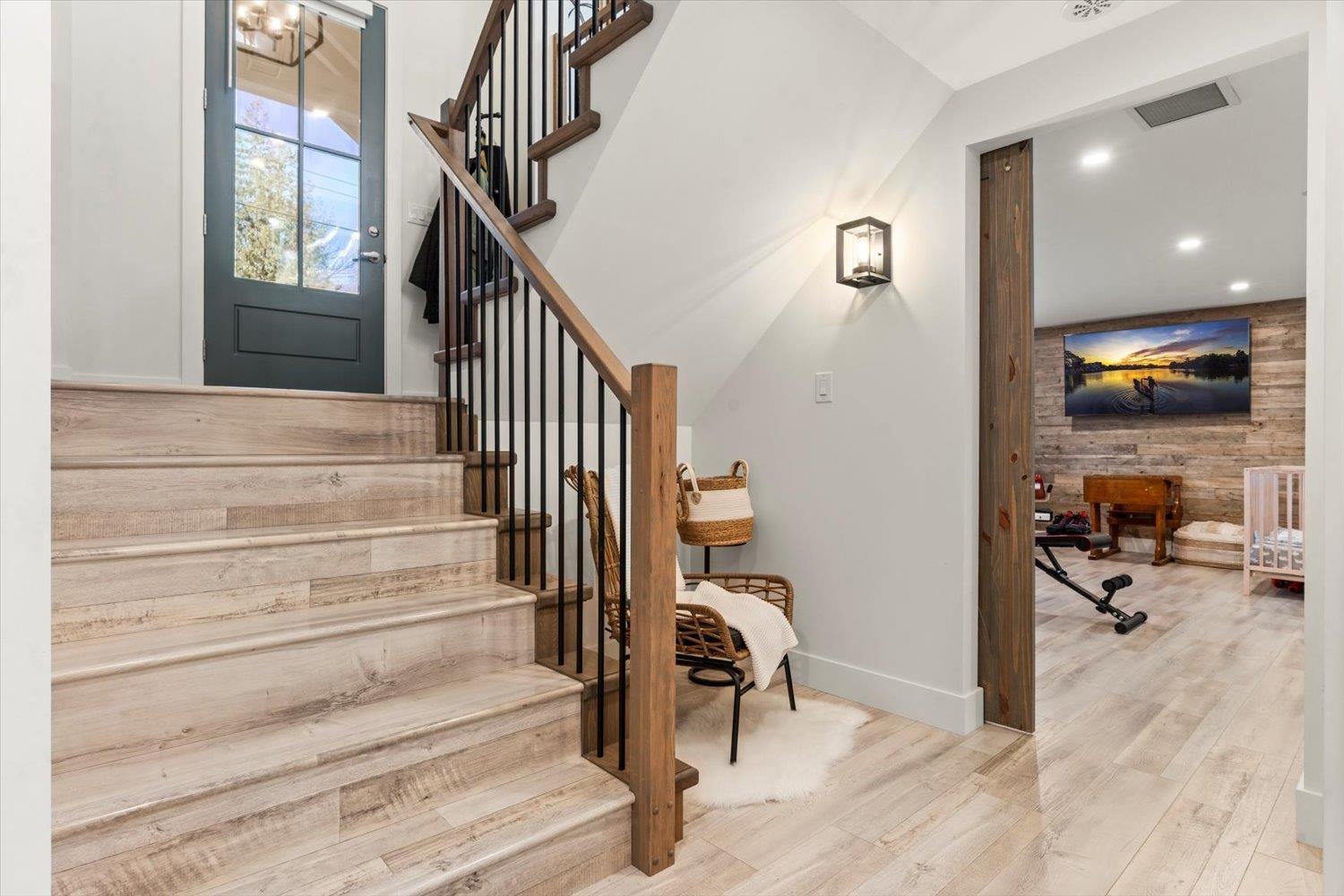 540 NAISMITH AVENUE, Harrison Hot Springs, Harrison Hot Springs