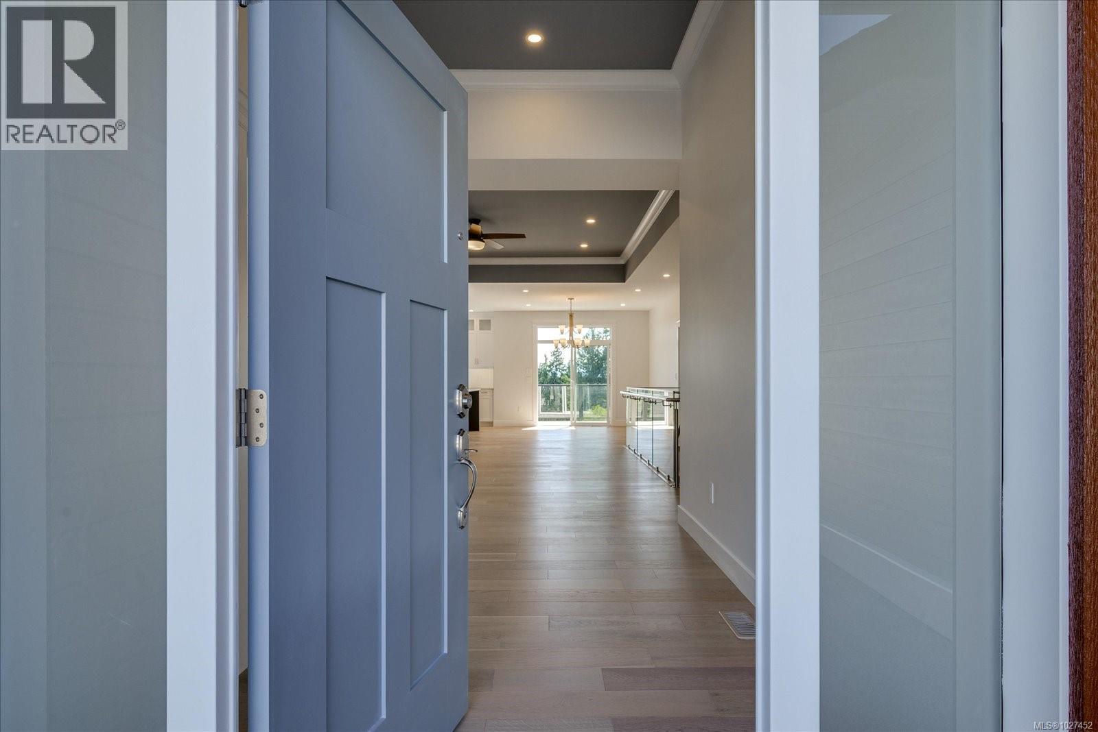 167 GOLDEN OAKS CRES - 13