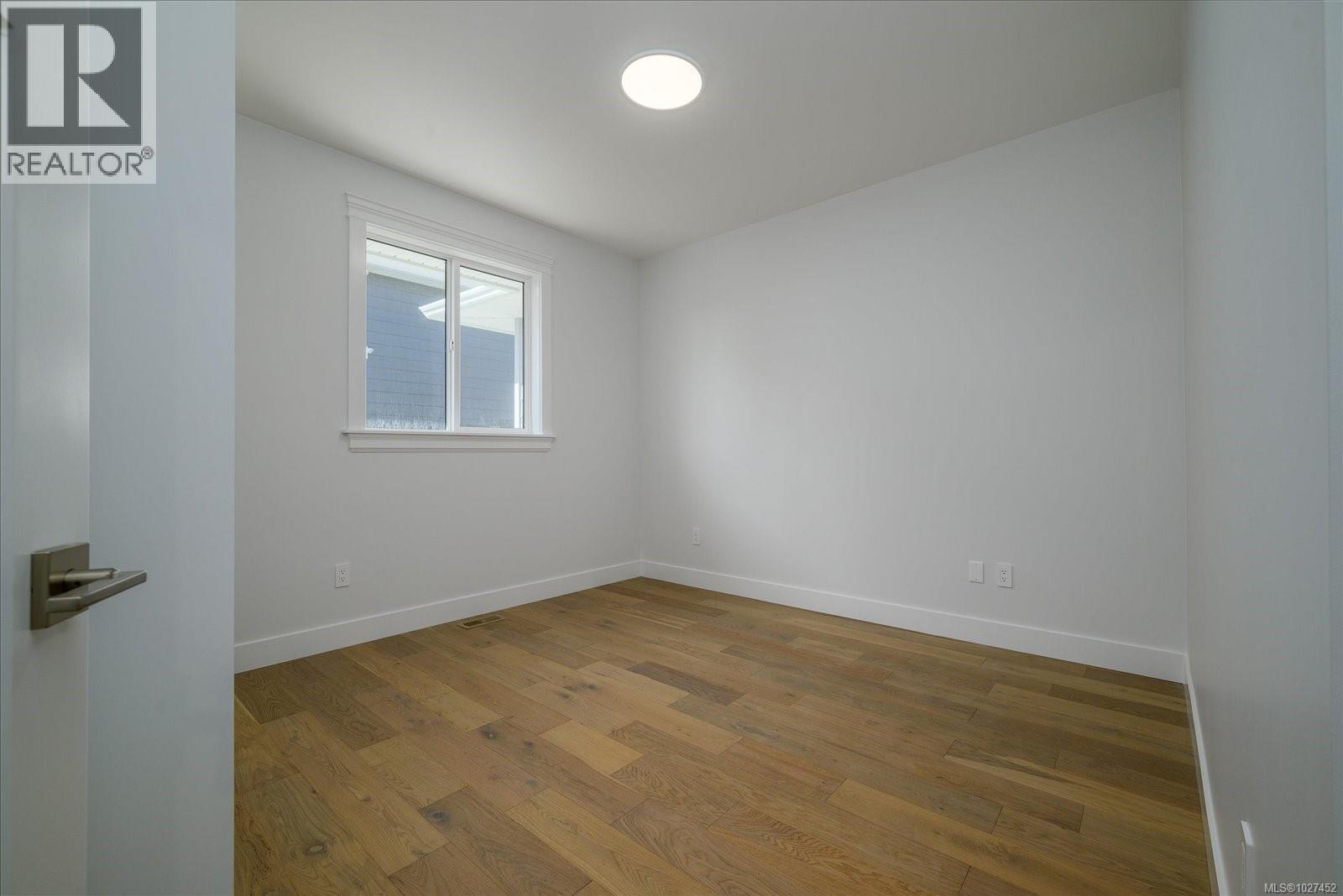 167 GOLDEN OAKS CRES - 21